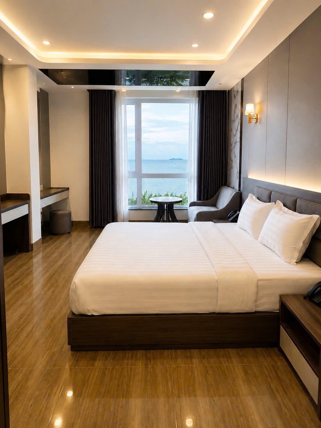Phòng Phòng Deluxe Trực Diện Biển — Khách Sạn Ngọc Thành